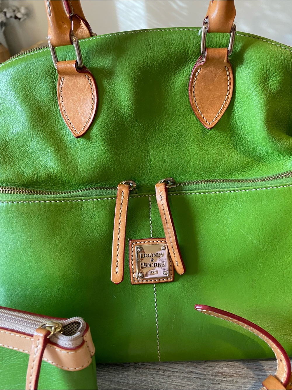 Dooney & Bourke Dillen Double Pocket Satchel green leather wallet key chain - Picture 5 of 16